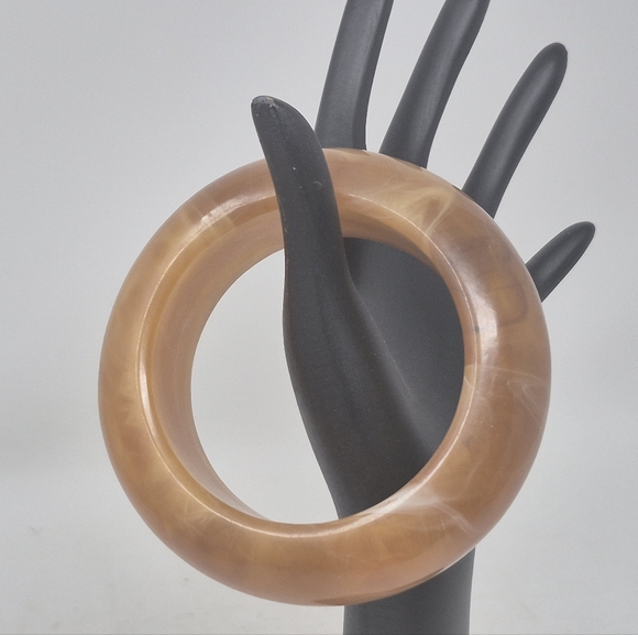 Marbled Amber Bakelite? Bangle Bracelet - Picture 3 of 7